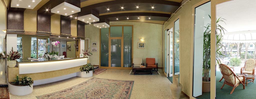Hotel Janeiro Frontemare ليدو دي يسولو المظهر الخارجي الصورة