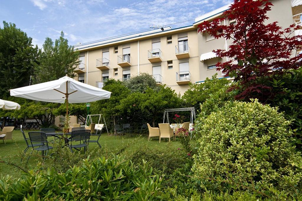 Hotel Janeiro Frontemare ليدو دي يسولو المظهر الخارجي الصورة