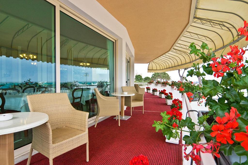 Hotel Janeiro Frontemare ليدو دي يسولو المظهر الخارجي الصورة