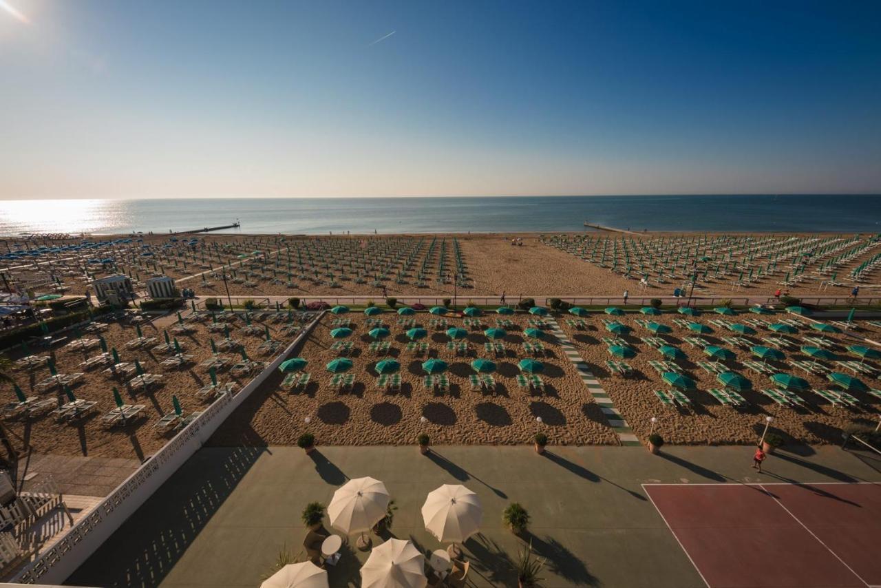 Hotel Janeiro Frontemare ليدو دي يسولو المظهر الخارجي الصورة