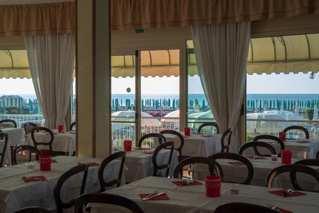 Hotel Janeiro Frontemare ليدو دي يسولو المظهر الخارجي الصورة