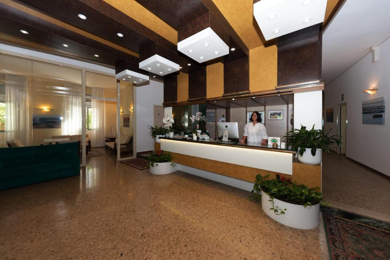 Hotel Janeiro Frontemare ليدو دي يسولو المظهر الخارجي الصورة